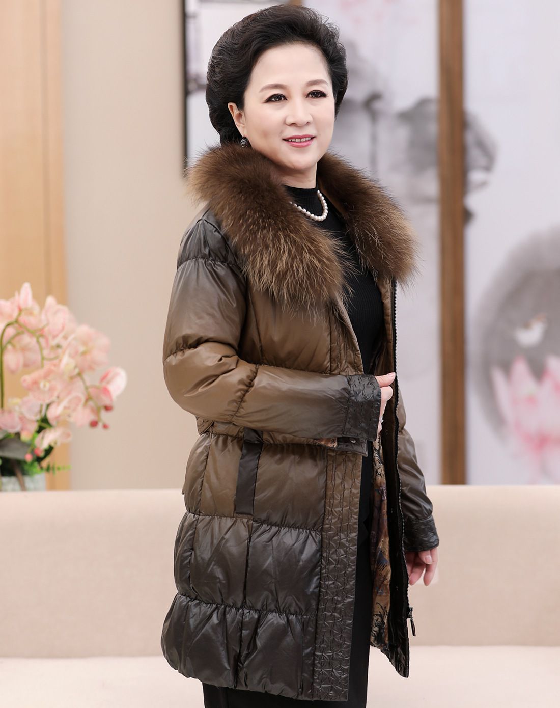 贵恋中老年女装妈妈装渐变修身时尚羽绒服(送腰带)