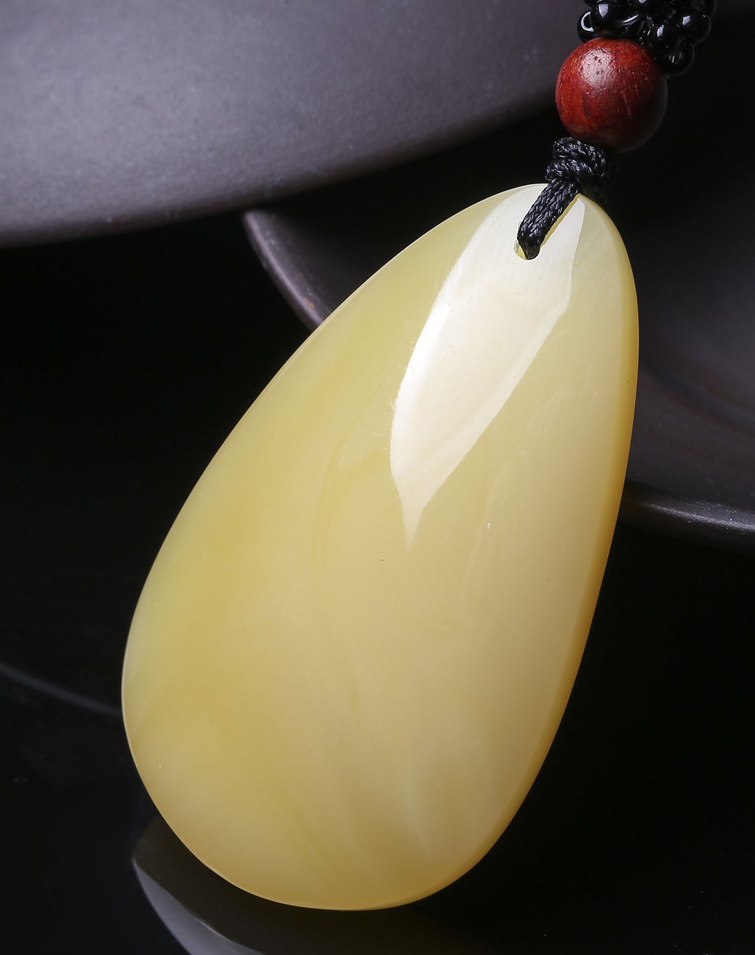 mary windsor 柠檬黄随形蜜蜡吊坠净重5.9g附证书