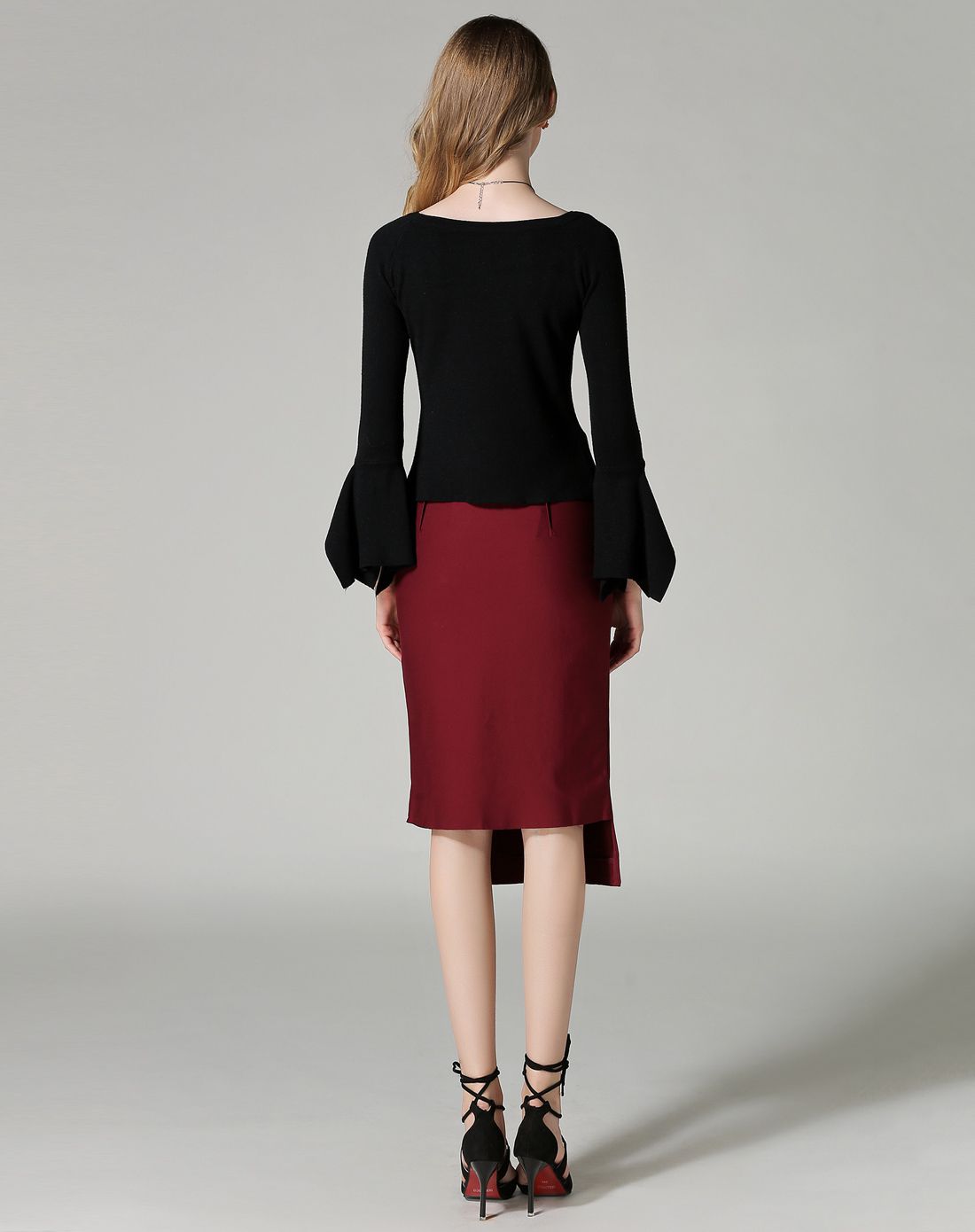 圆领个性马蹄袖毛衣