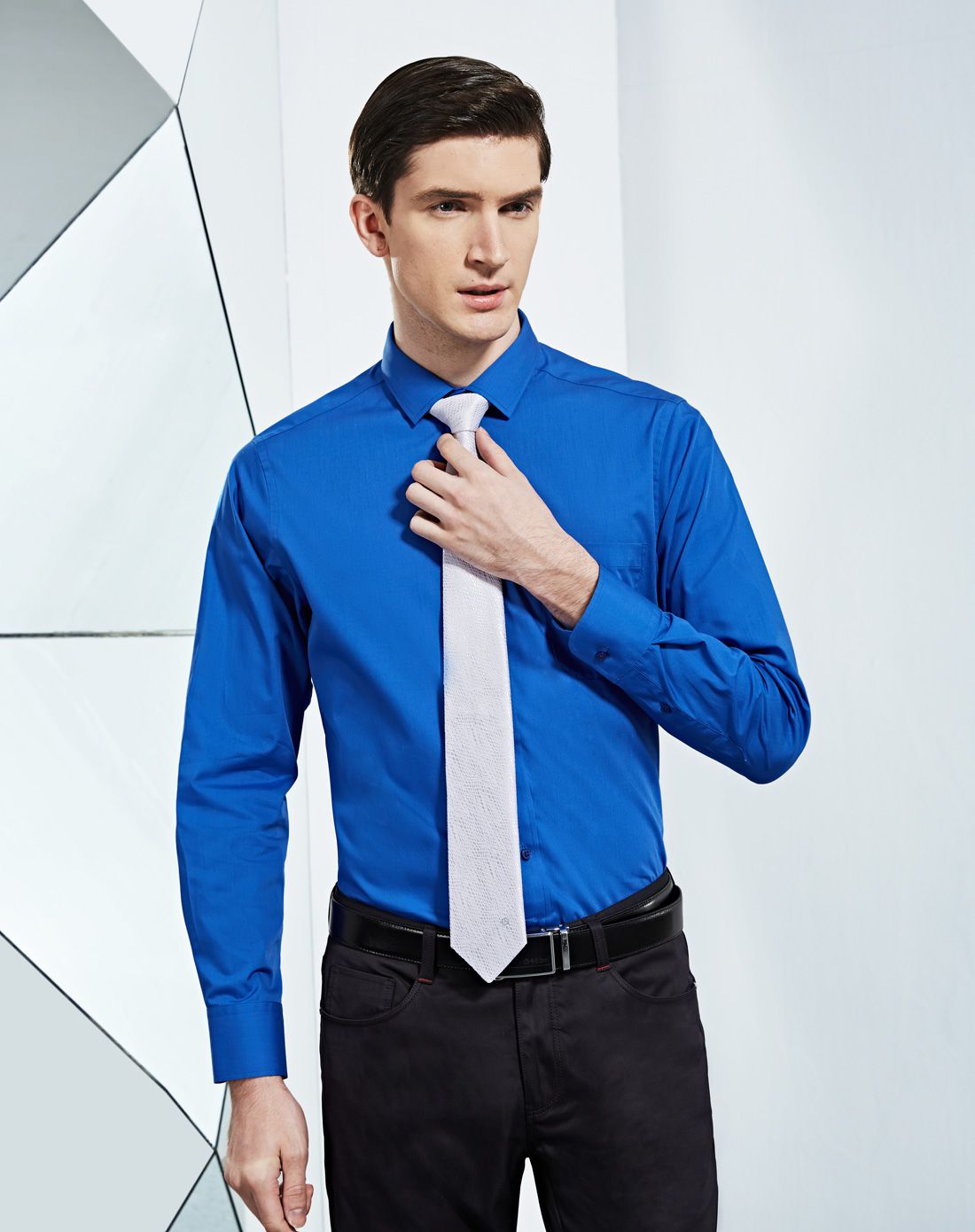 2017新款棉涤混纺吸湿长袖衬衫天蓝色