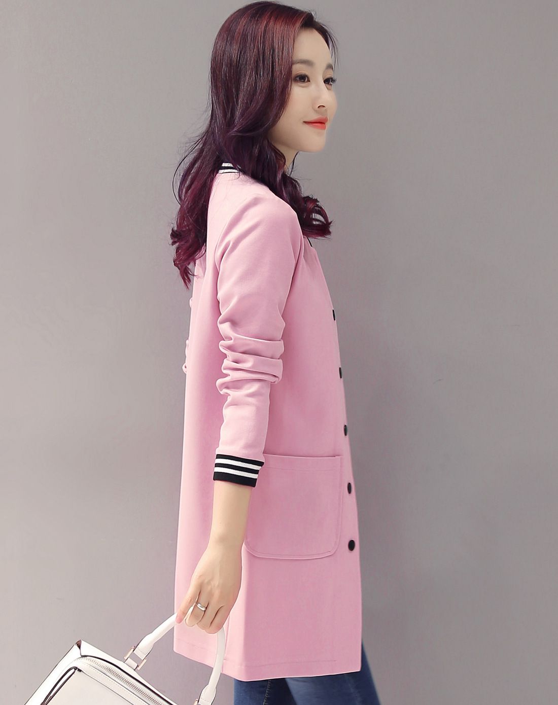 女装专场 学院风袖口条纹字母印花外套粉色 商品编码:jklmm001wt14