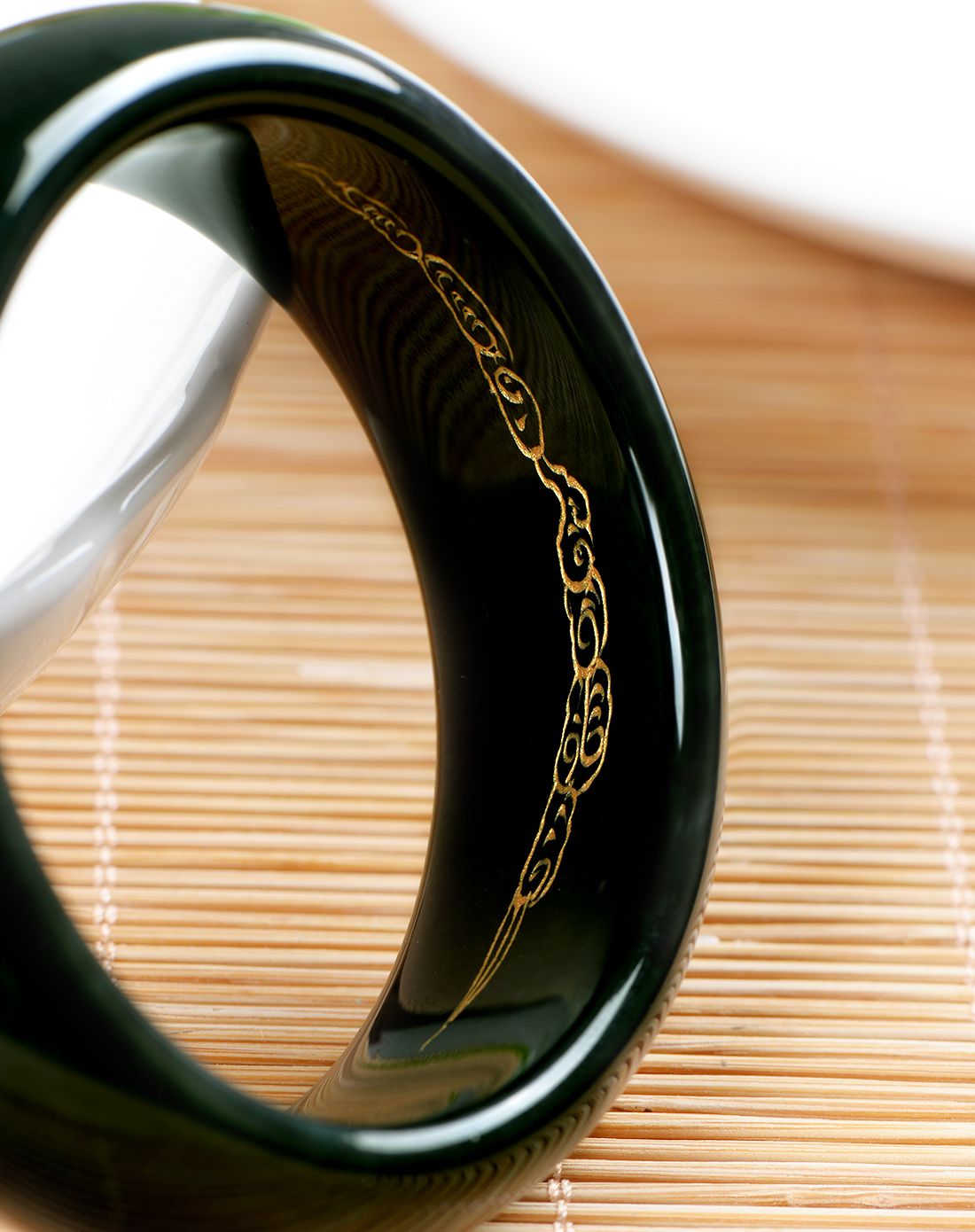 伊戴娇 和田墨碧玉精雕花手镯