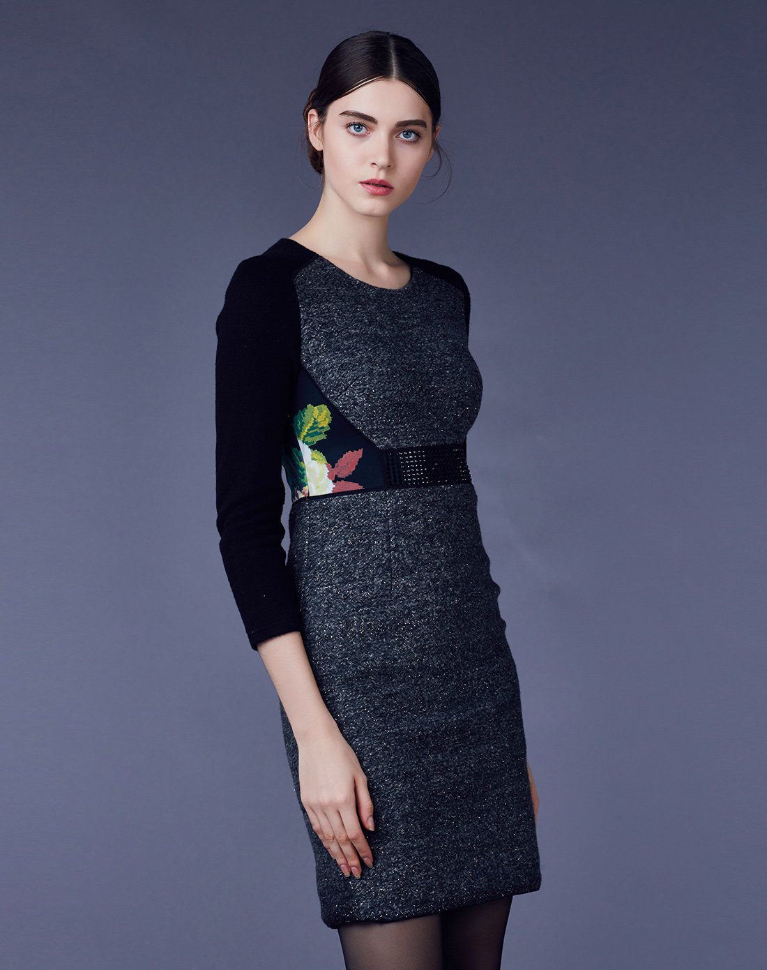 数码格玫瑰花拼色圆领直身连衣裙混色