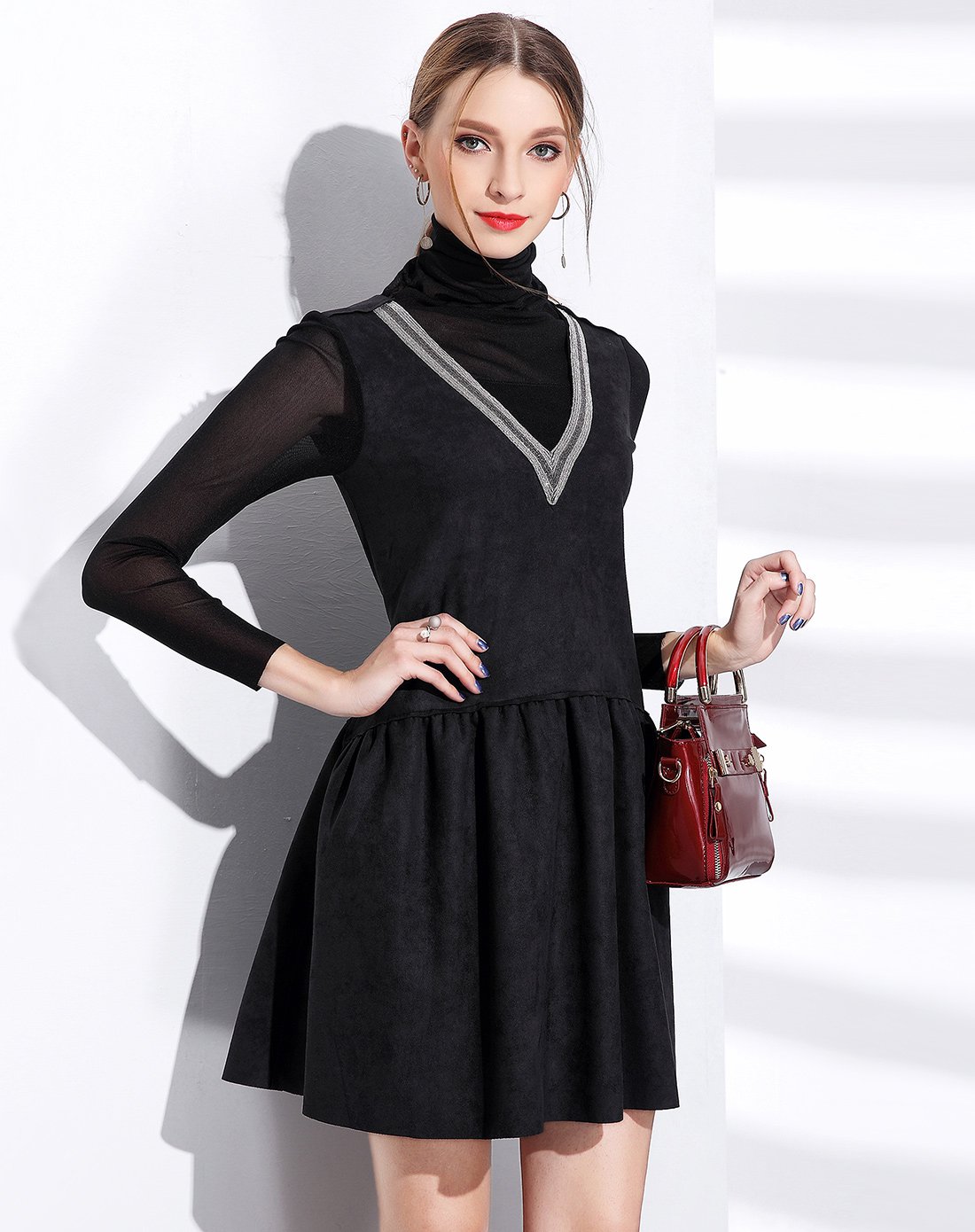 翻领时尚搭v字休闲连衣裙黑色