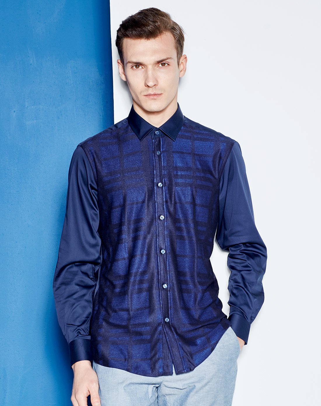 藏蓝色格纹个性休闲长袖衬衫