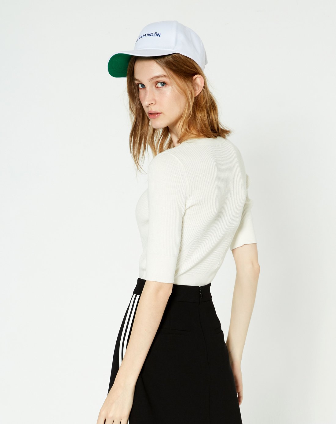 中袖短打衫白色