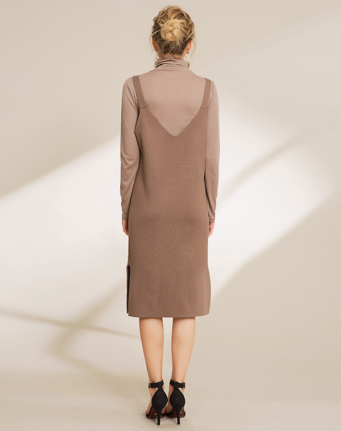 女粉咖色气质显瘦套装