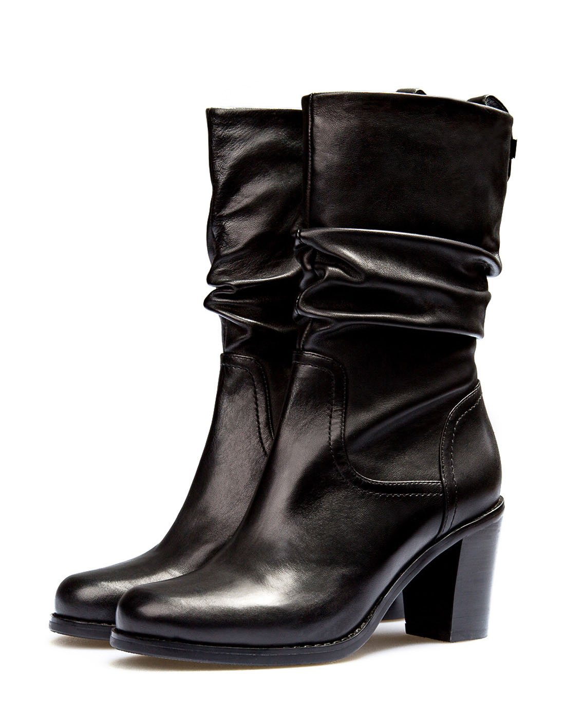 黑色羊皮中筒靴