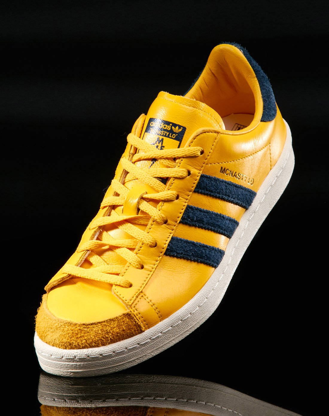 缓震耐磨 中性款黄色运动鞋 三叶草系列