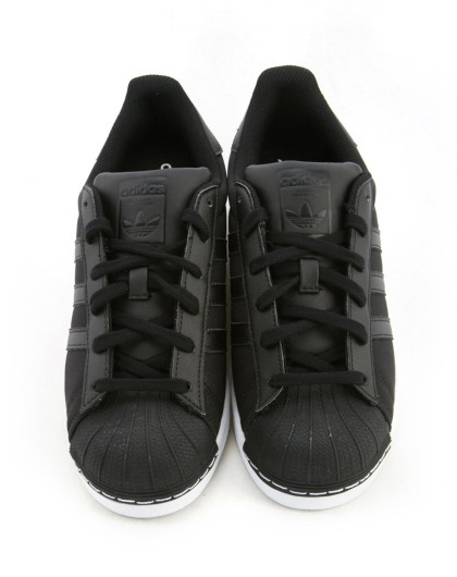 superstar 女款黑色贝壳头板鞋