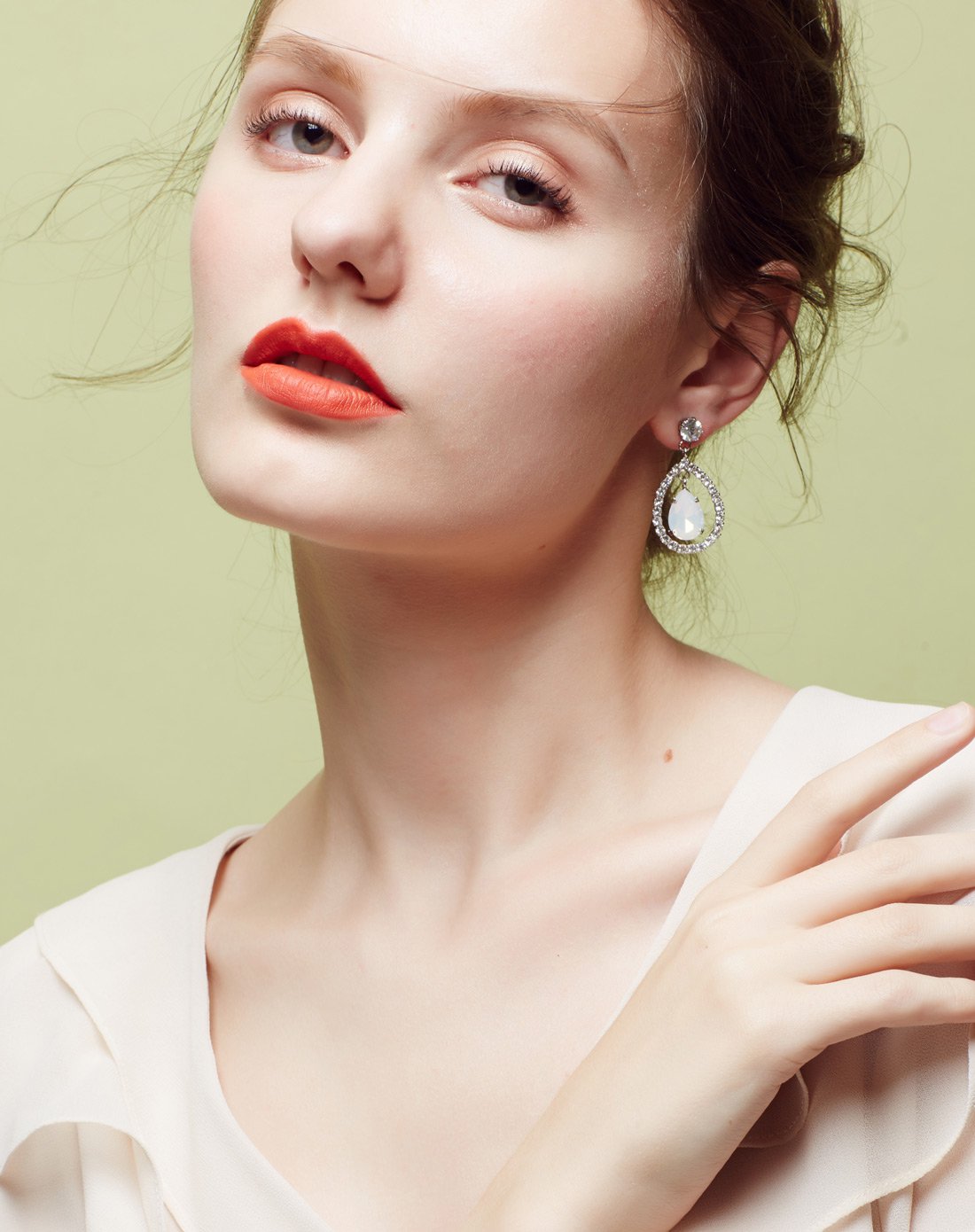 英国潮流martine wester镀白金希腊女神白色捷克水晶耳饰sc-103z_唯品