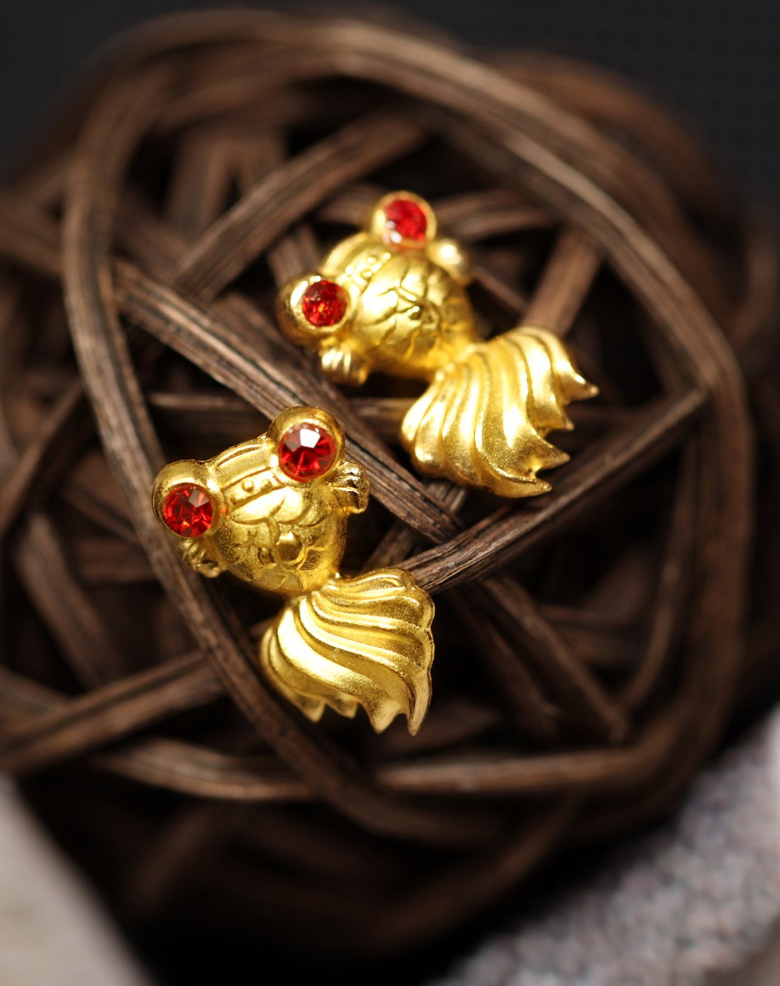 赛菲尔sunfeel珠宝专场赛菲尔 沉鱼落雁足金9999耳钉(计价)sfraes72