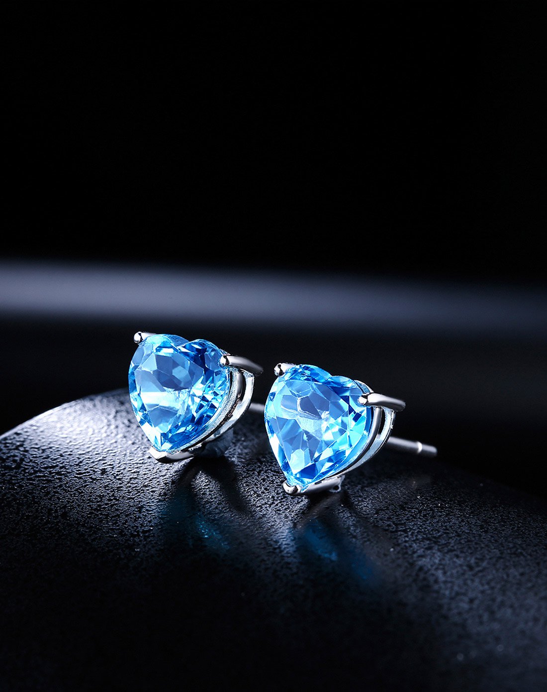 鑫万福 新品18k金3.86克拉托帕石耳钉