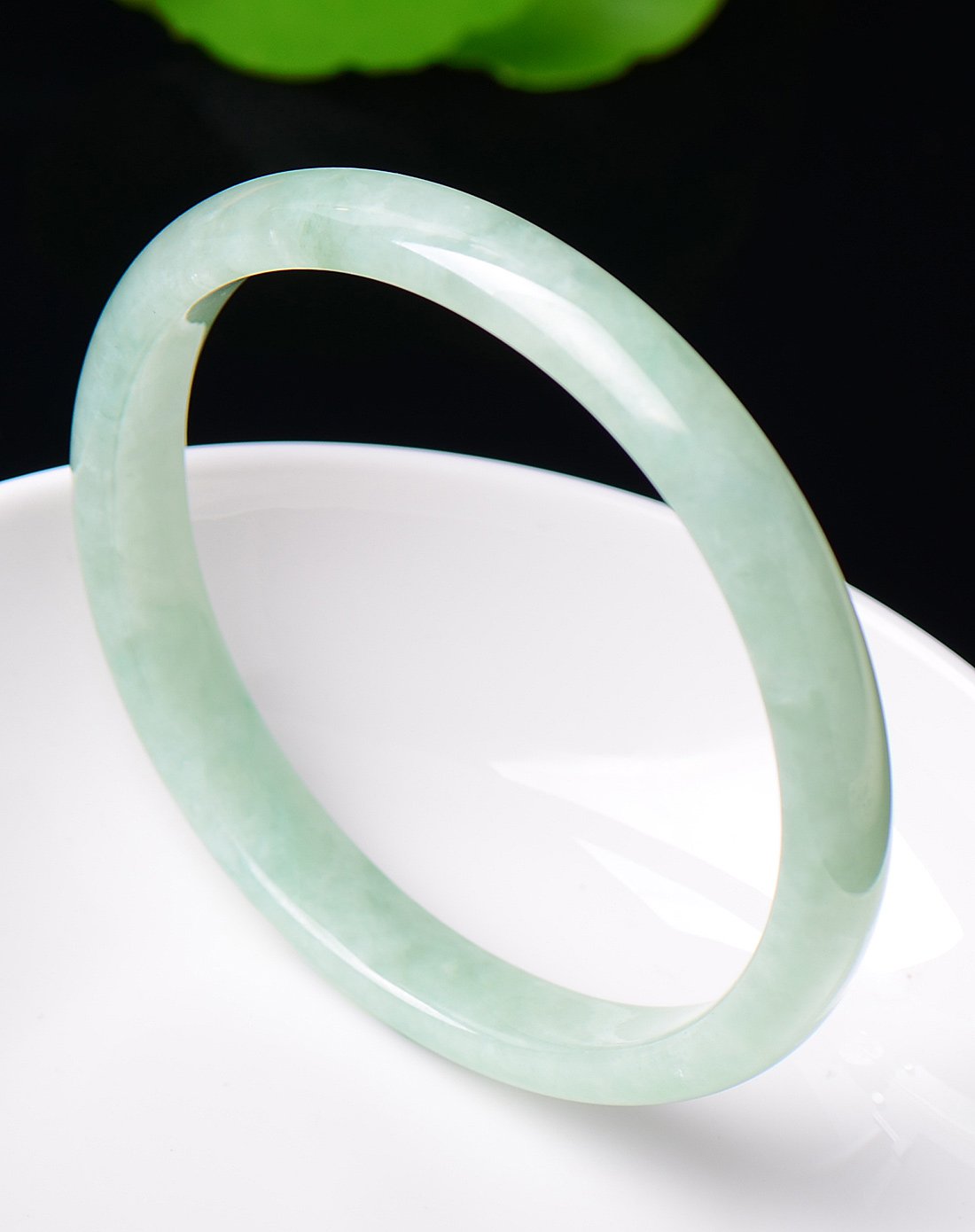 aznavour冰种细条椭圆翡翠贵妃镯a货附证书附证书