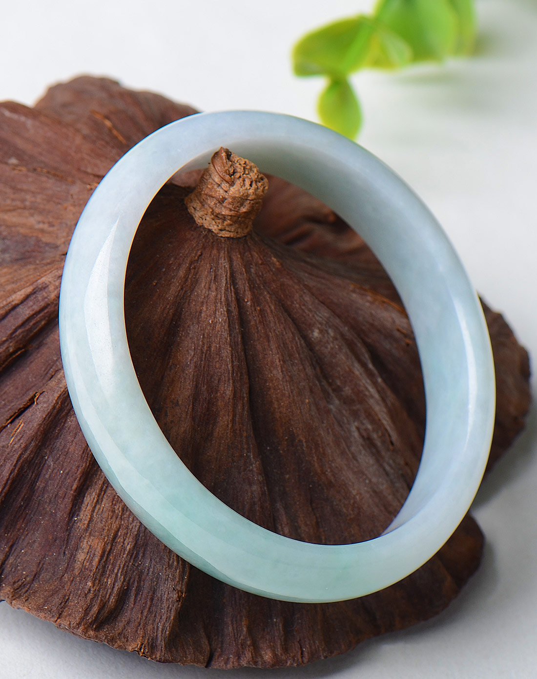 aznavour 冰糯种椭圆形贵妃镯a货附证书