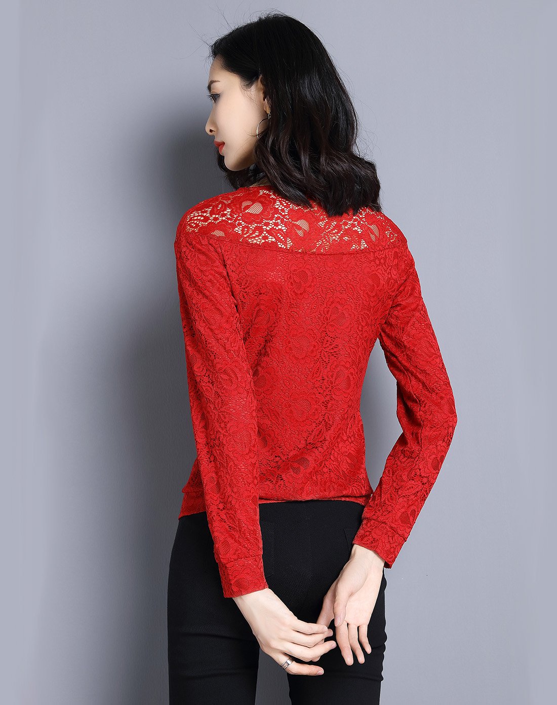 蕾丝修身打底衫红色
