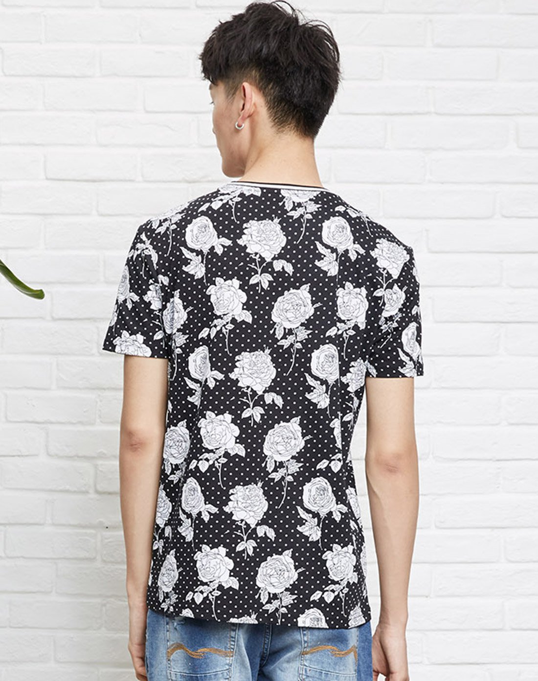 美特斯邦威男装花卉染整印花t恤