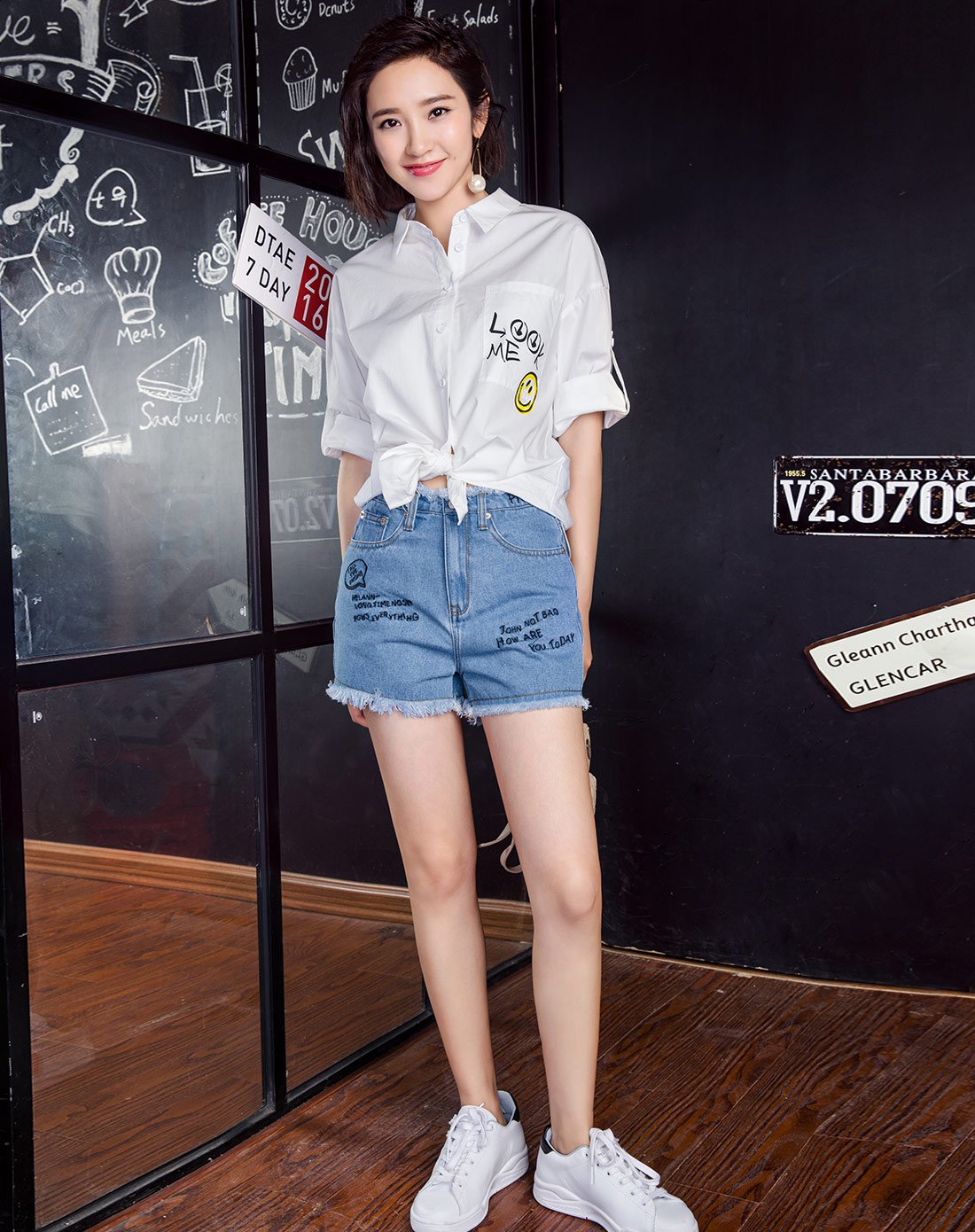 【唐艺昕明星同款】毛边刺绣百搭休闲牛仔短裤