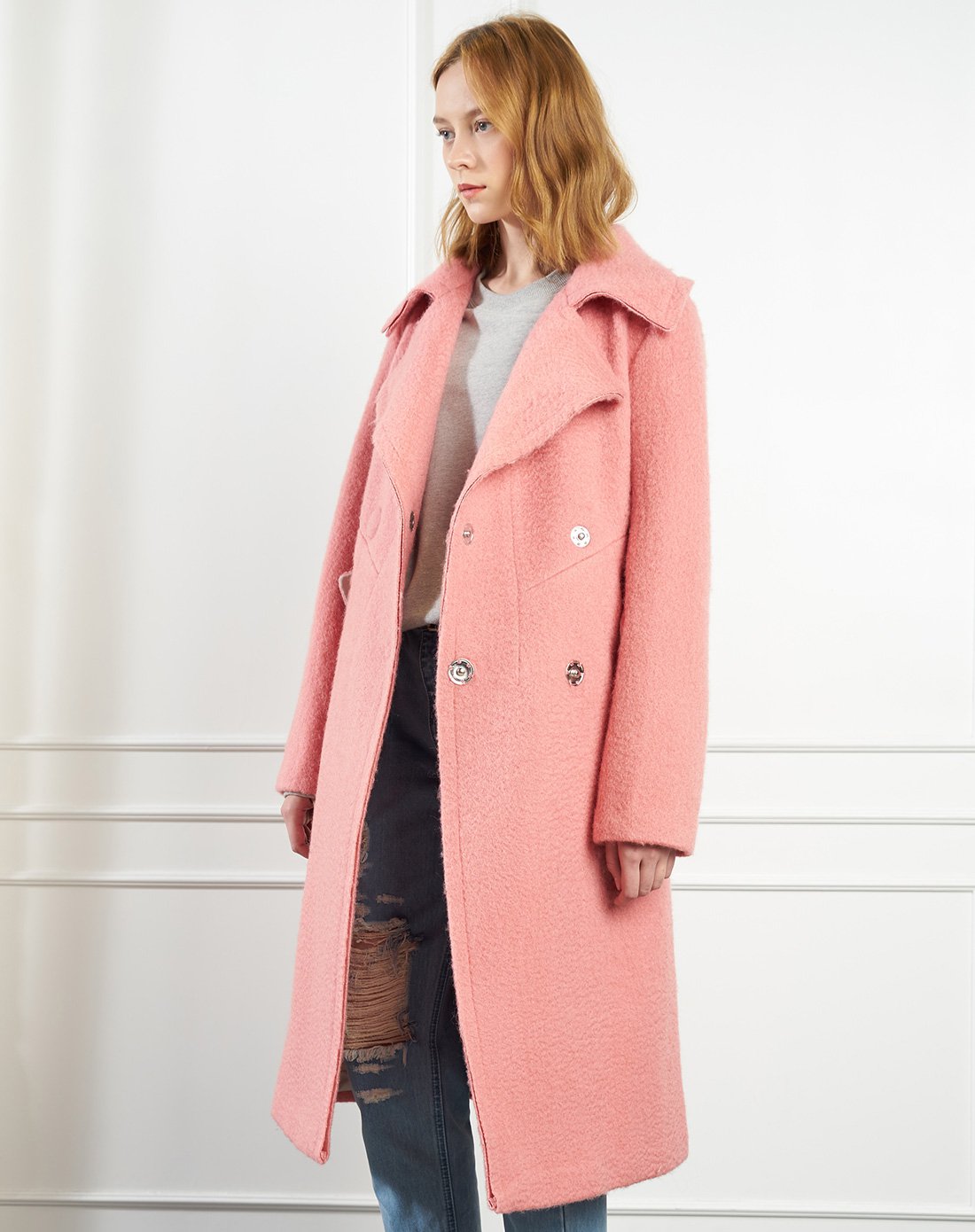 翻领绣花暗扣长款毛呢大衣外套桃红色