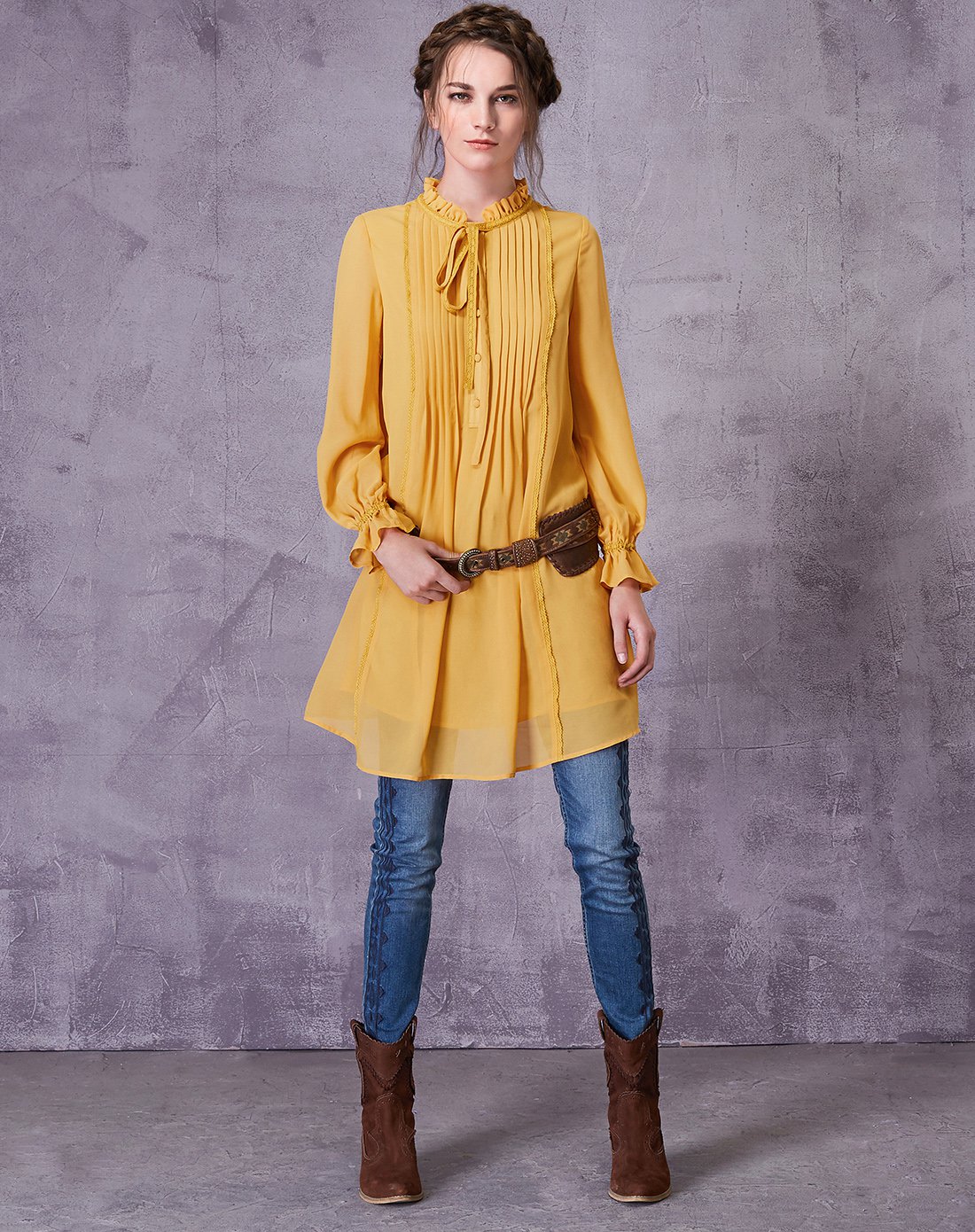 花边领荷叶袖塔克褶飘逸衬衫式连衣裙