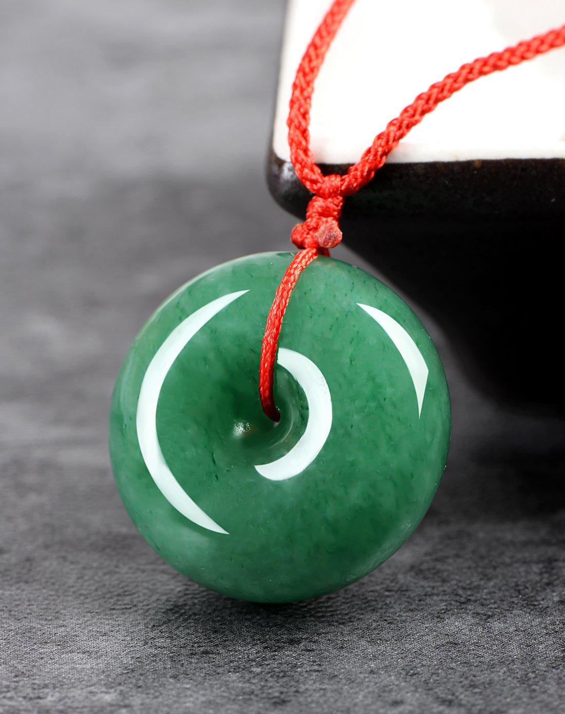 伊戴娇 精品东陵玉平安扣