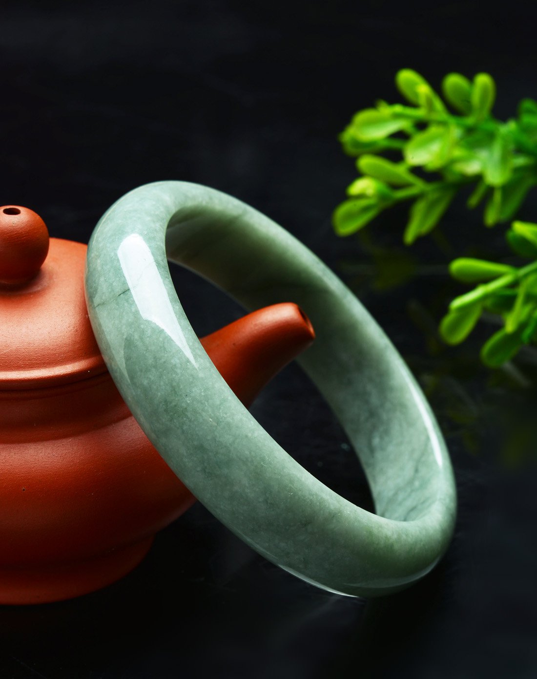tamina 天然a货翡翠豆青手镯内径60-61(附证书)