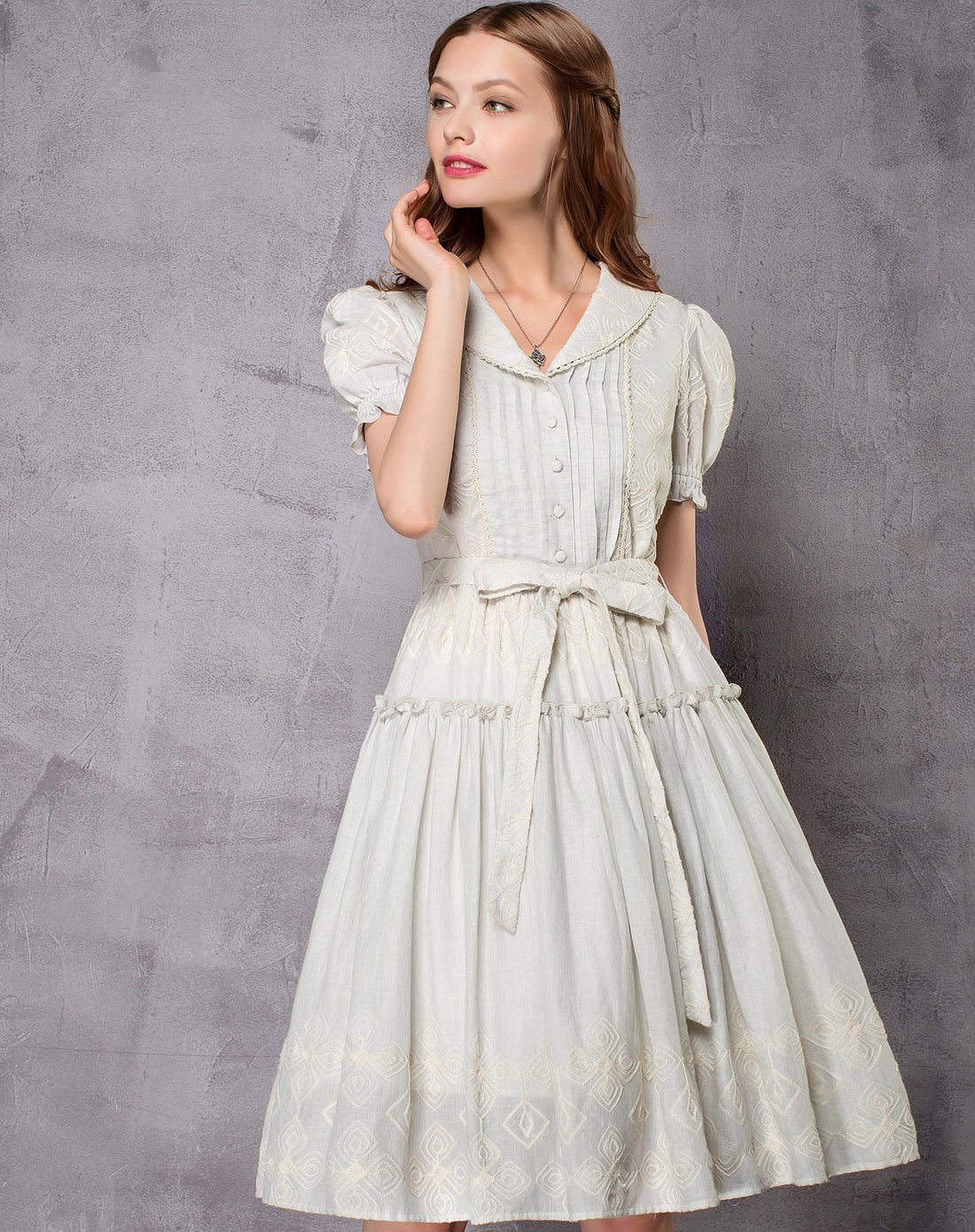 artka阿卡翻领塔克褶泡泡袖连衣裙