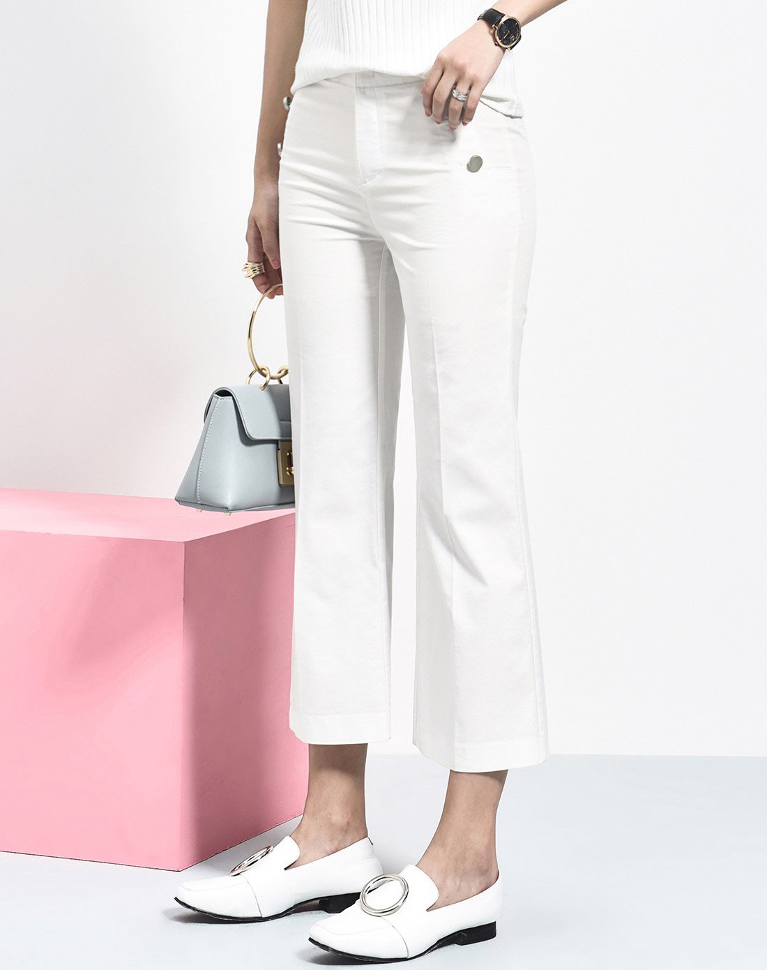 八分腰部钉扣微喇裤白色