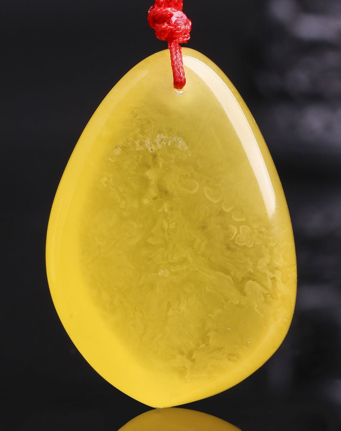 mary windsor 鸡油黄琥珀蜜蜡随形水滴吊坠5.54g