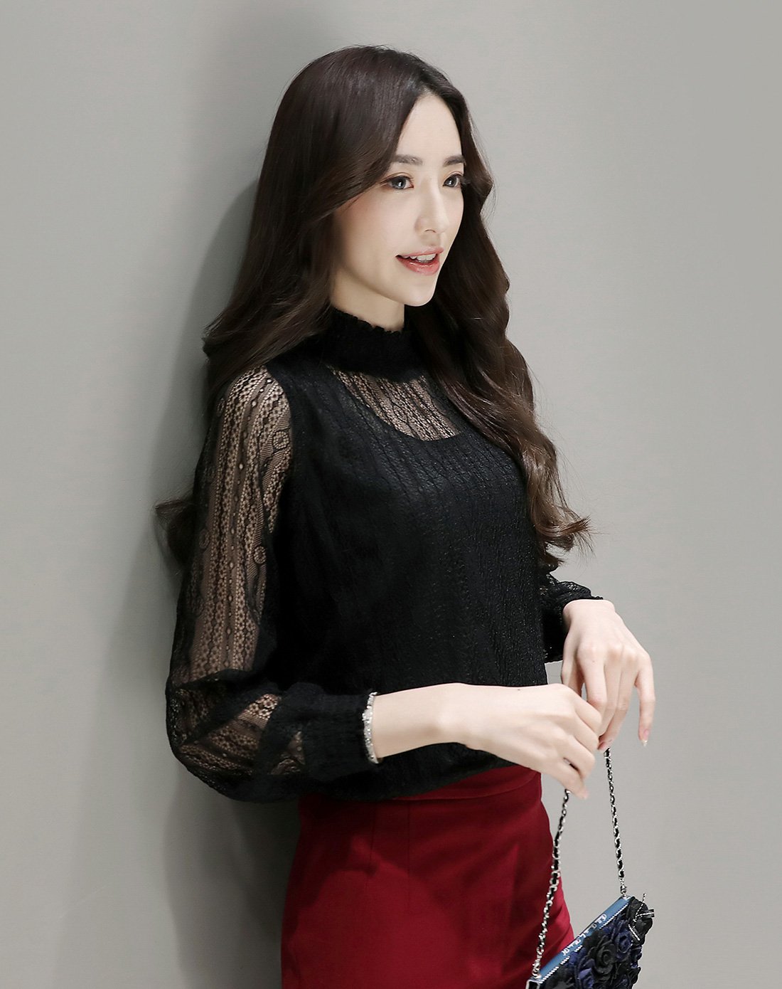 蕾丝短款打底衫黑色