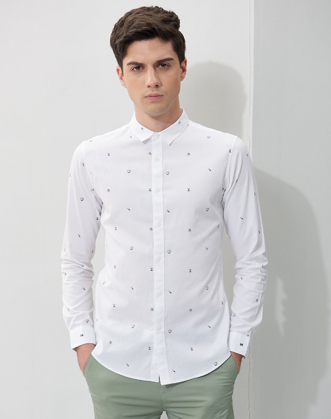 男士纯棉波点花纹休闲长袖衬衫本白
