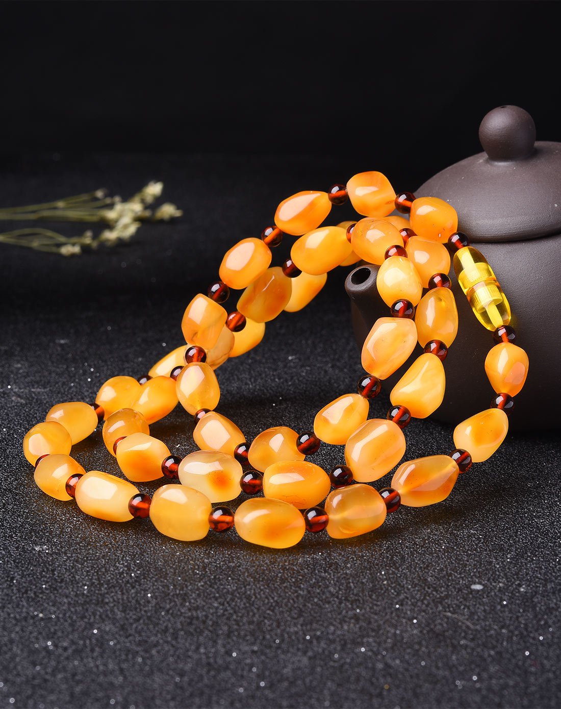 亿珍阁 时尚4mm血珀圆珠俏色随形琥珀蜜蜡项链附证书