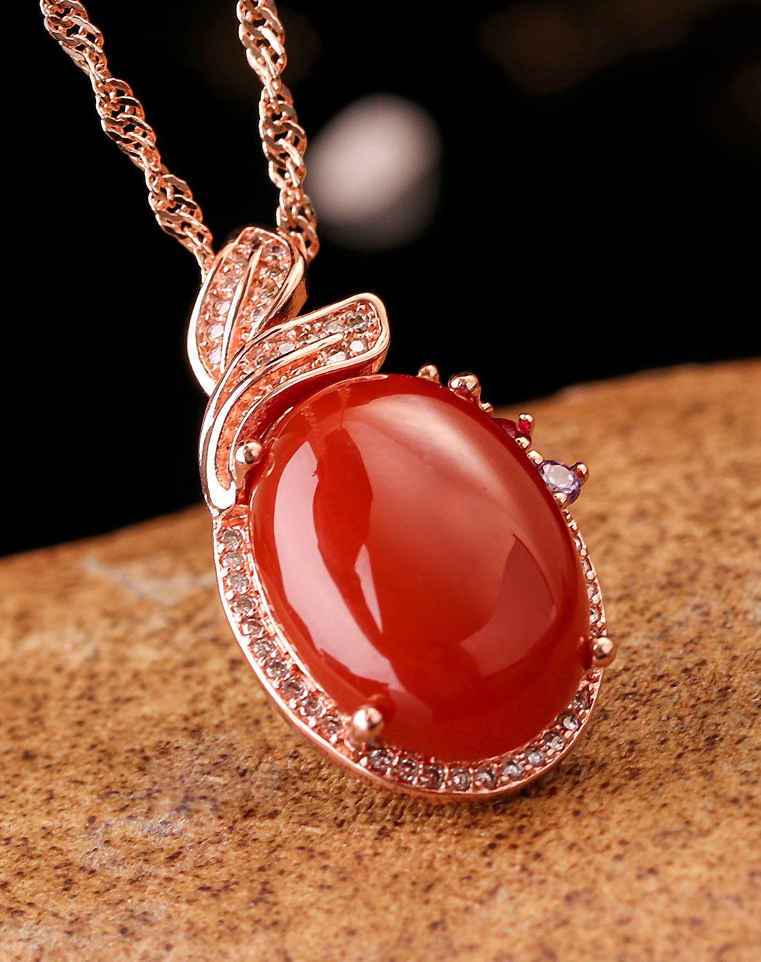 一生一石小叶夏趣天然正品红玛瑙吊坠项链时尚创意个性水晶吊坠女