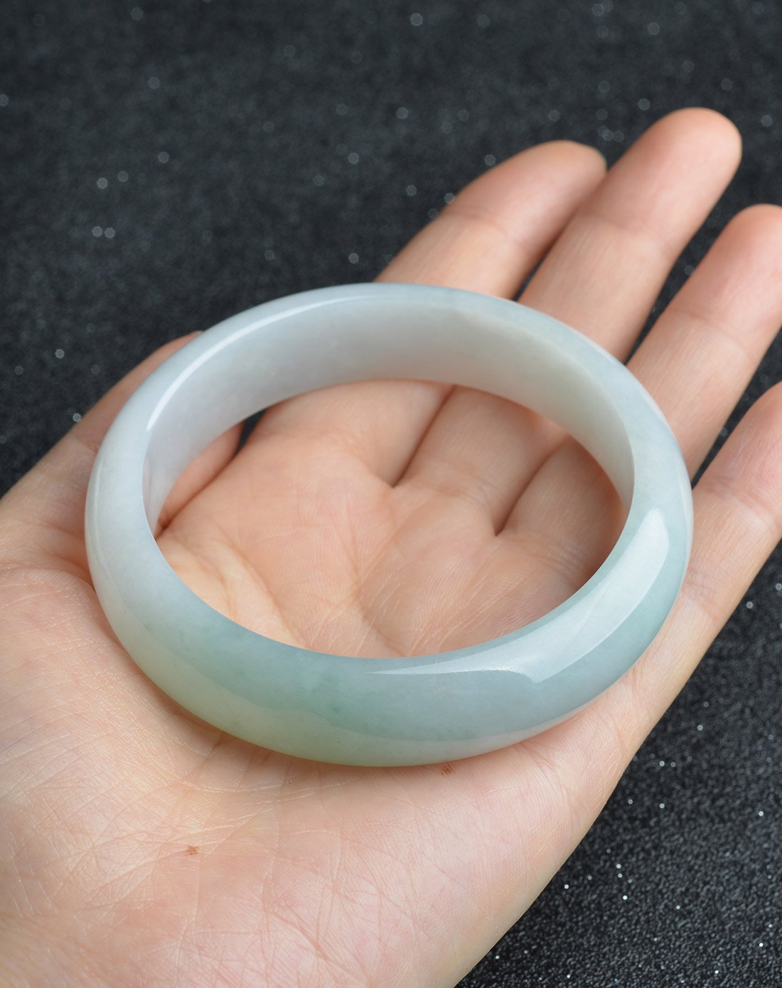 亿珍阁 天然a货浅绿糯种56mm翡翠手镯附证书