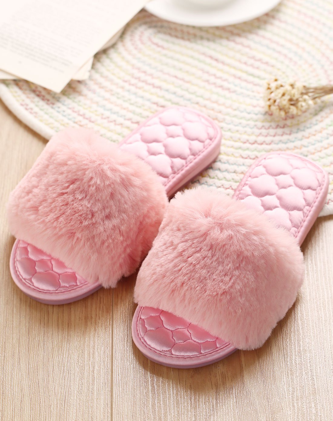 雍容华贵,软底舒适,女款粉色一字毛毛拖鞋