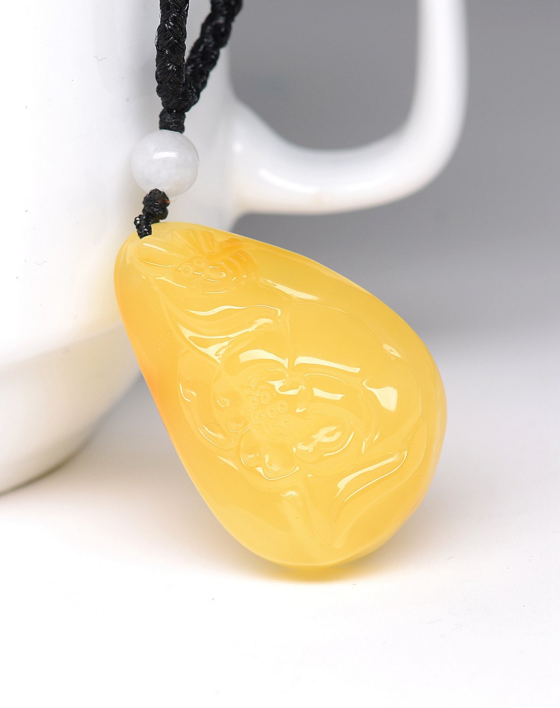 ***原矿鸡油黄蜜蜡莲花吊坠如图