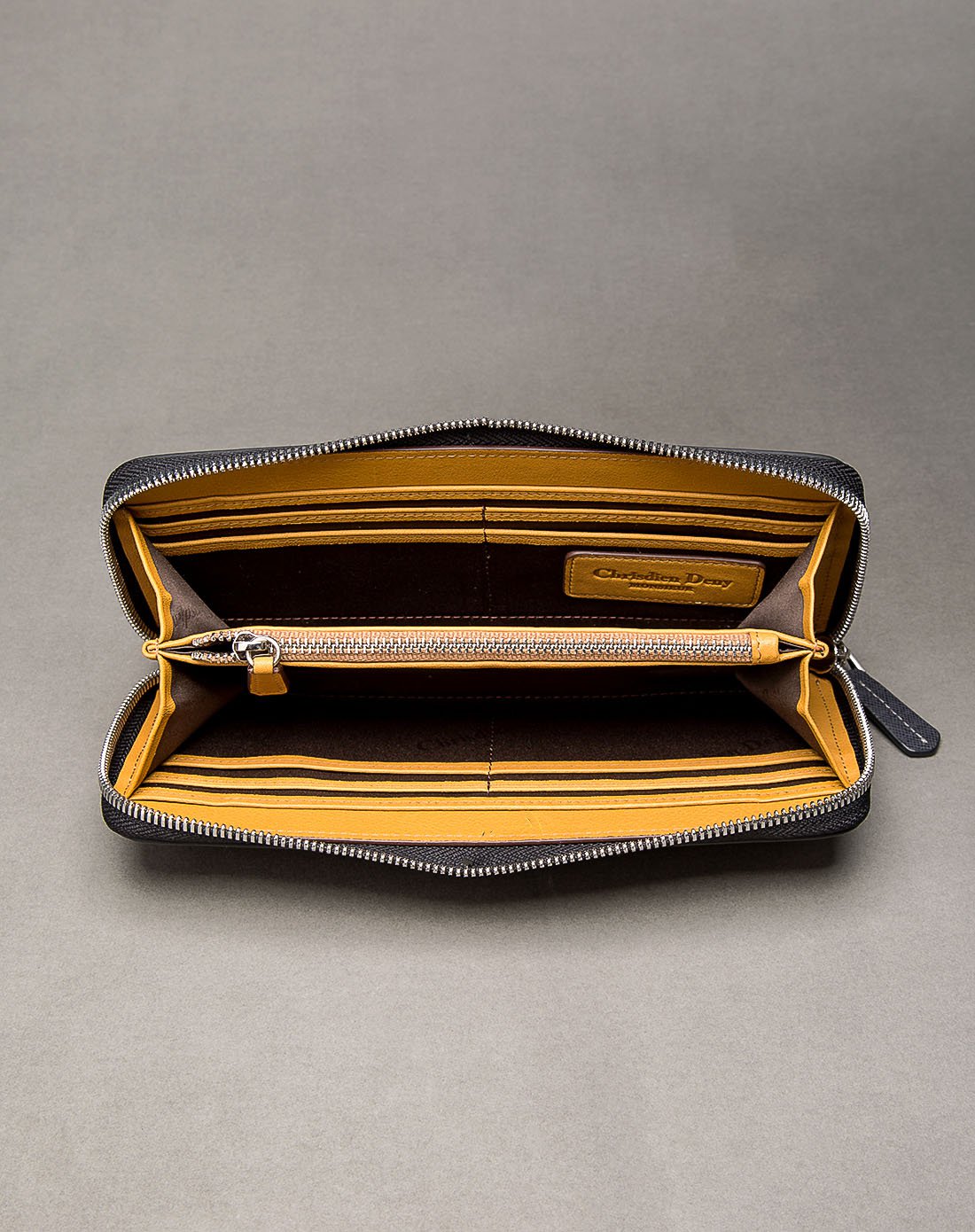 首页> 克雷斯丹尼chrisdien deny皮具专场 > 男式牛皮黑色单拉手包