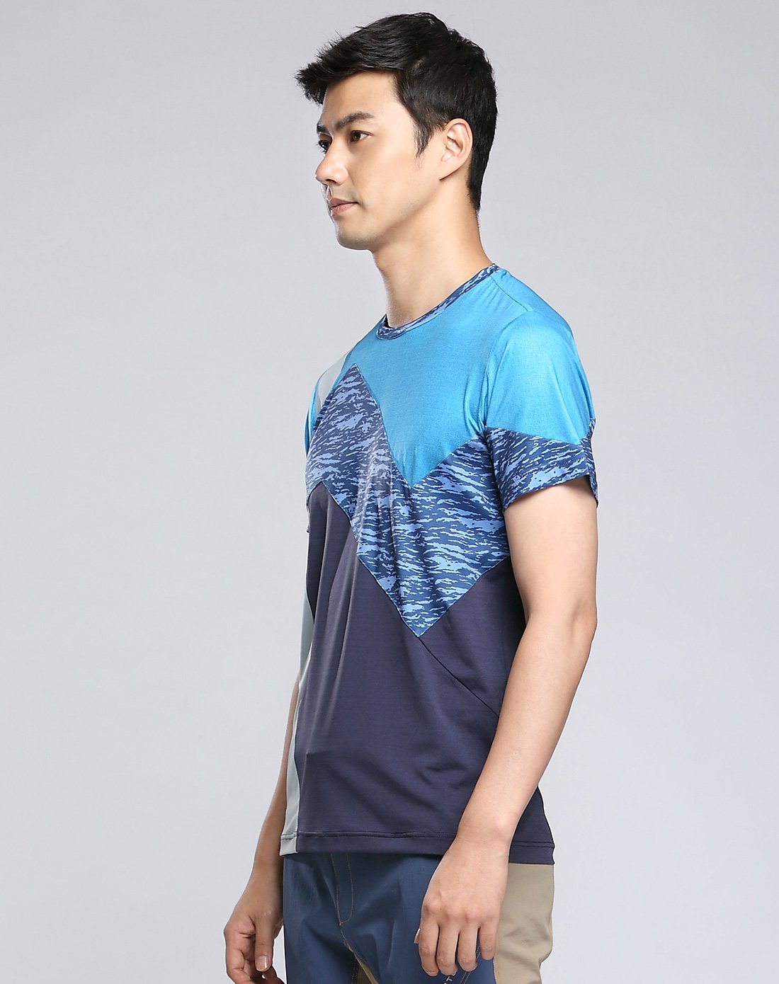 速干面料 男款深天蓝速干t恤 简约百搭