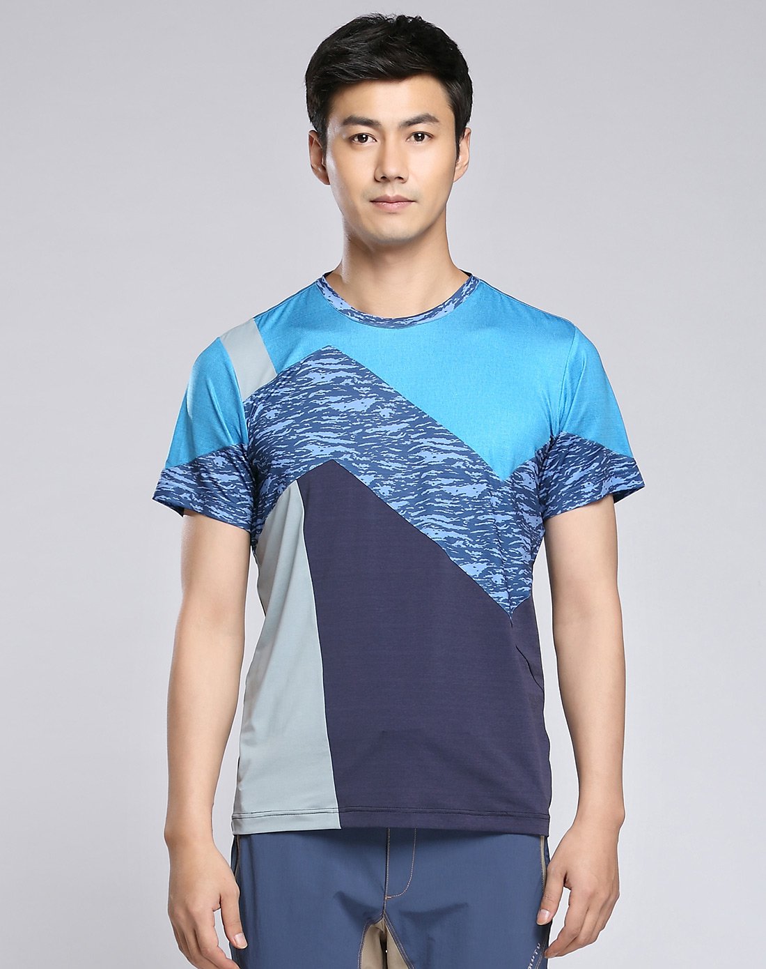 速干面料 男款深天蓝速干t恤 简约百搭