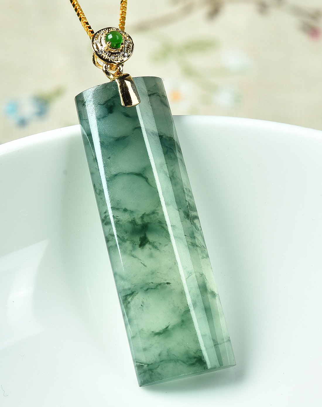 亿珍阁 18k金钻石a货冰种飘花平安无事牌翡翠吊坠附证书