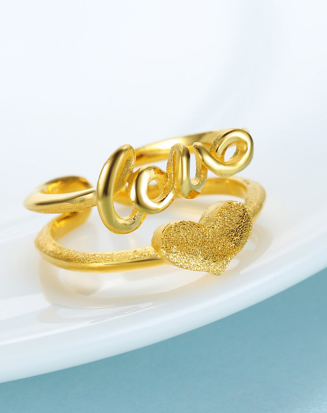 足黄金love心戒指