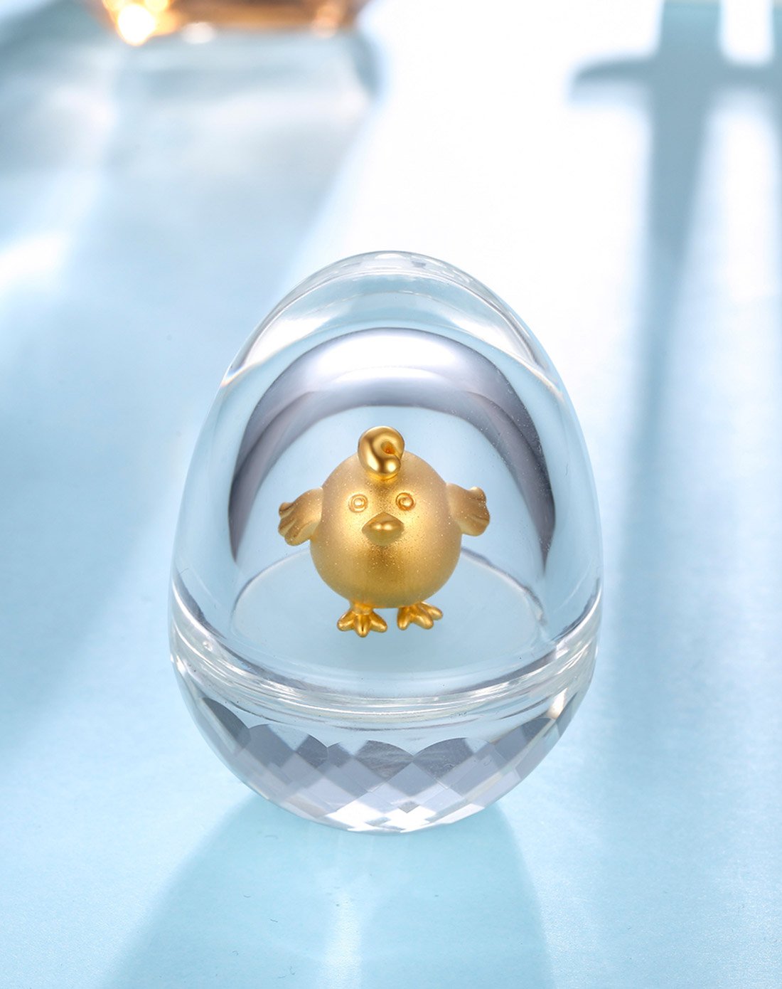 谢瑞麟足黄金水晶鸡摆件(送水晶底座)