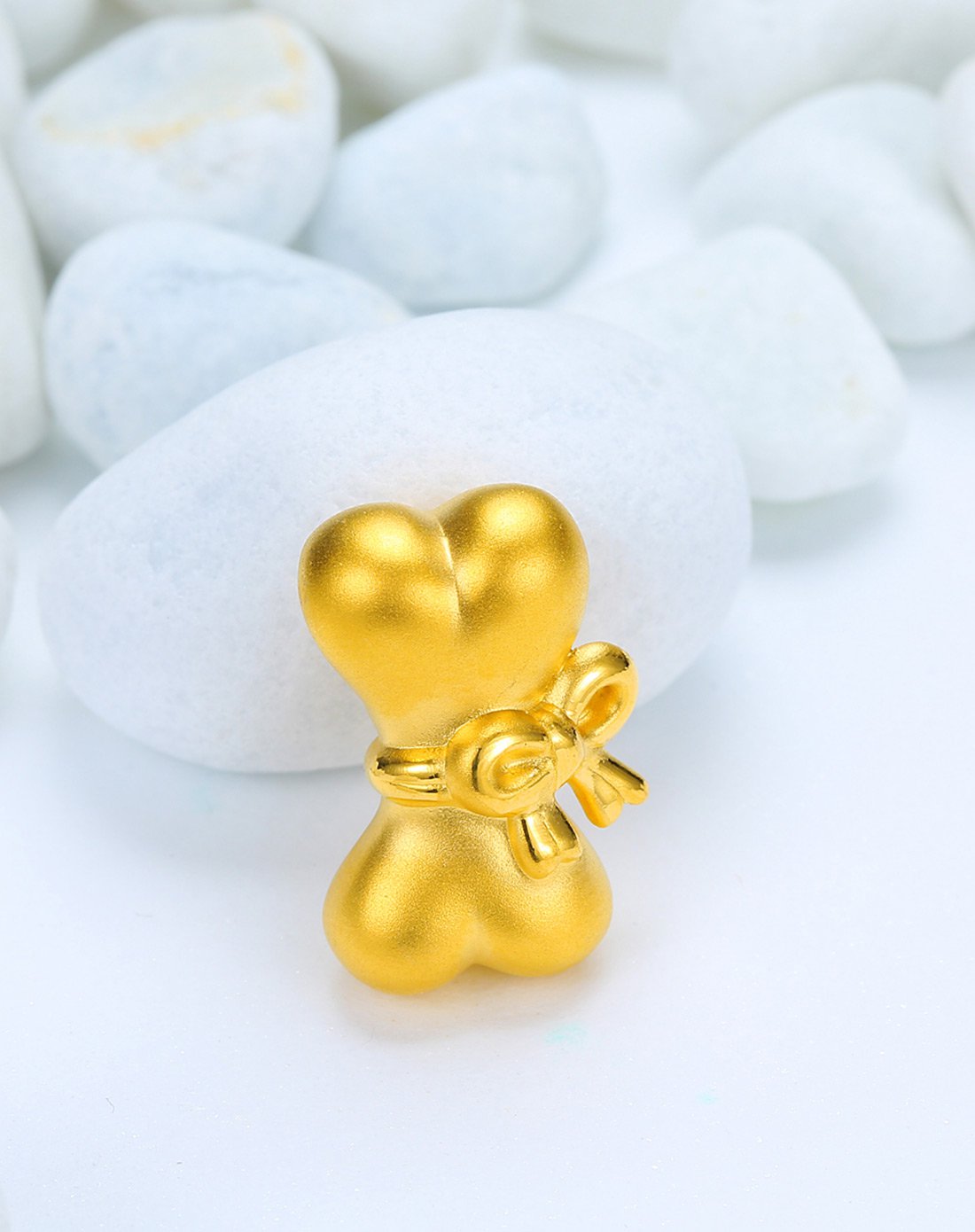 足黄金女刻骨铭心骨头吊坠