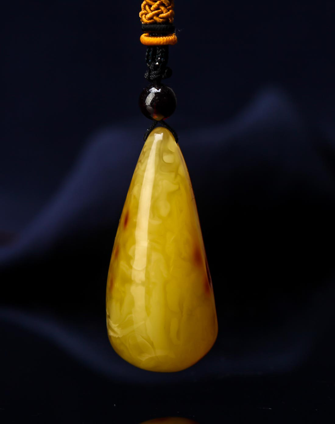 穗南 俏色留皮金绞蜜 随形蜜蜡吊坠(配绳)10.8g