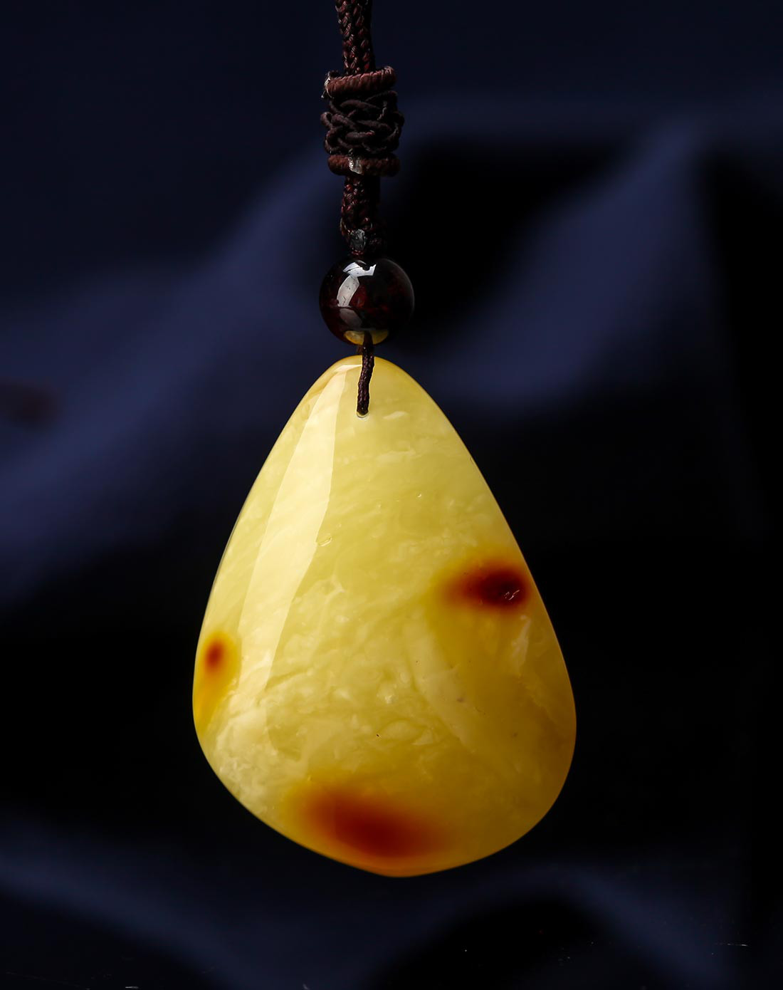 穗南 俏色金绞白花蜜 随形蜜蜡吊坠(配绳)12.4g