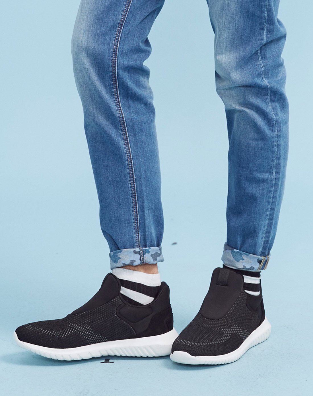 男低帮一体织拼接休闲鞋黑色