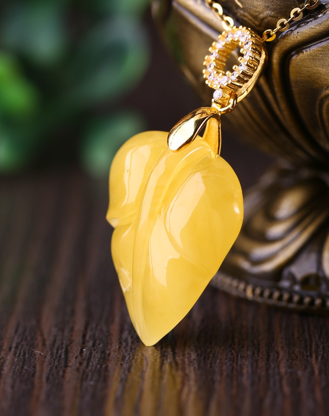 昊天925金黄树叶蜜蜡雕刻吊坠附证书