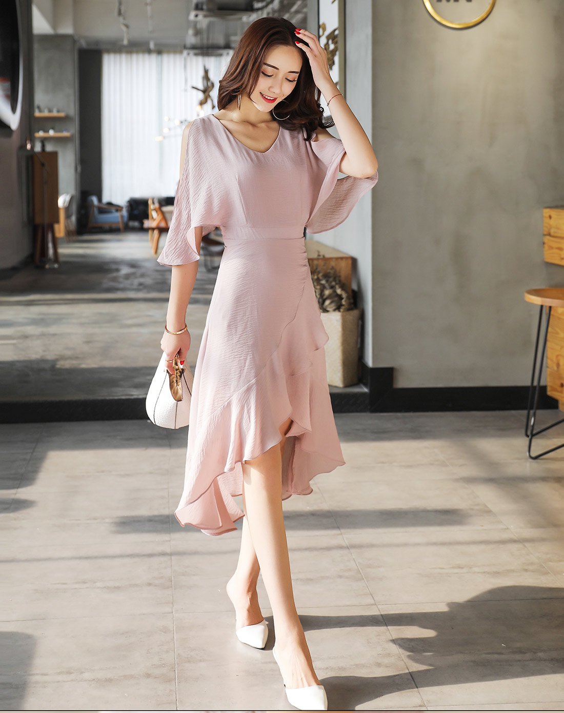 女款气质淑女荷叶袖不规则裙摆连衣裙黑色