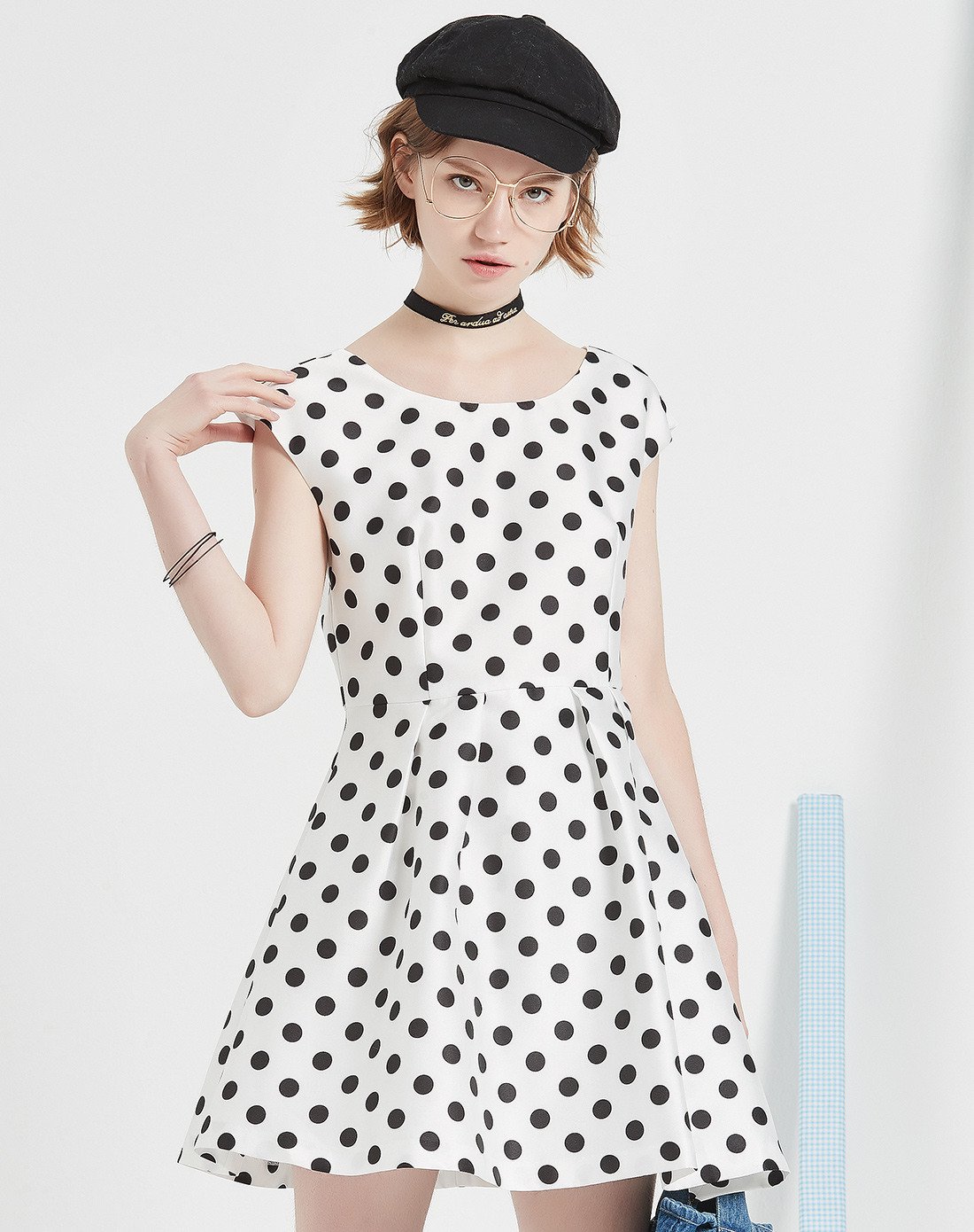 波点印花收腰连衣裙白色