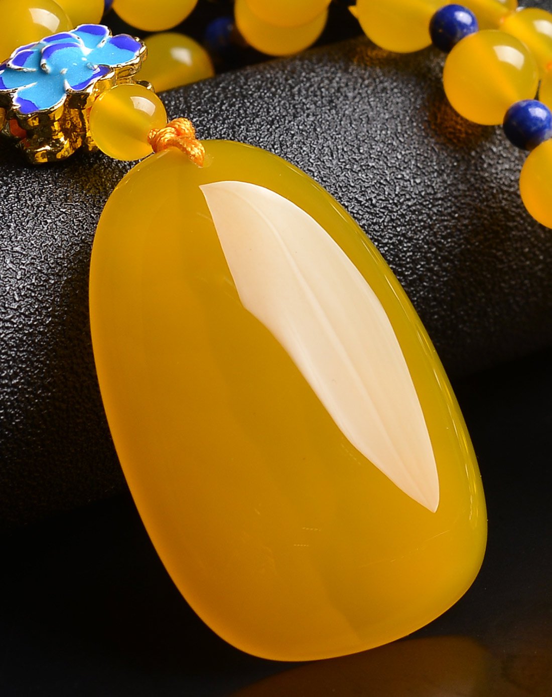 亿珍阁 鸡油黄黄玉髓挂件/玉吊坠/毛衣链附证书